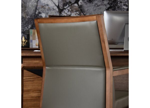 كرسي مكتب بلاير