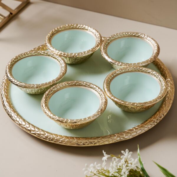  طقم تمرية مع صينية كريسي - سماوي وذهبي