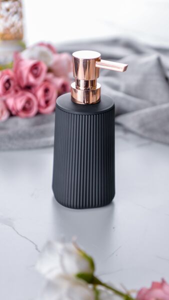 علبة صابون ضغاط مارشا 70 مل - أسود