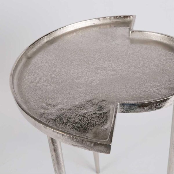 طاولة جانبية معدنية من دايا