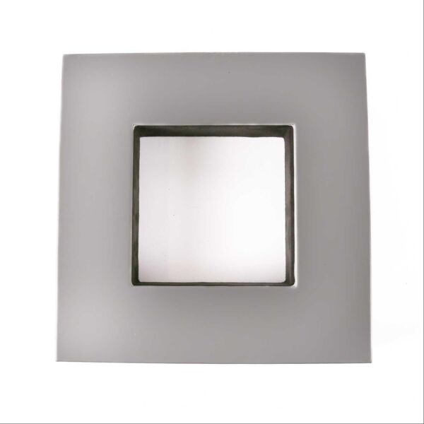 صندوق تخزين بشكل مربع