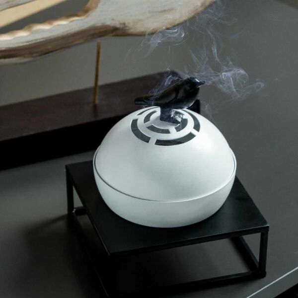 مبخرة معدنية من لونا - اسود وأبيض