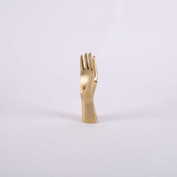 طقم ملح وفلفل بشكل يدين من أثيلة