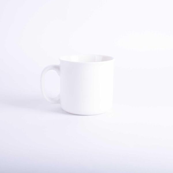 كوب قهوة بعبارة هابي من اورورا - ابيض واسود