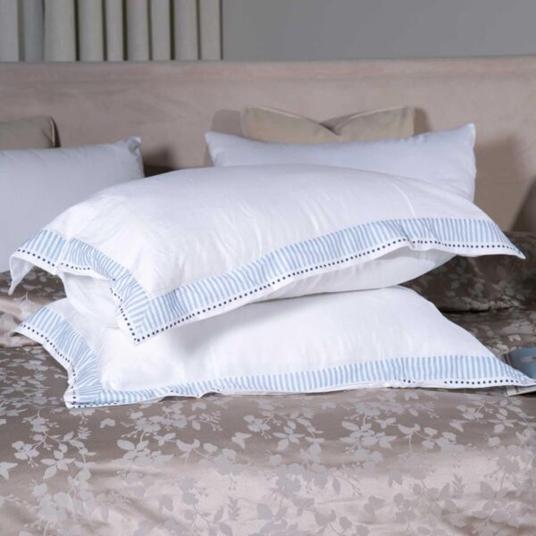 طقم غطاء وسادة من سولانا قطعتين - ابيض وازرق