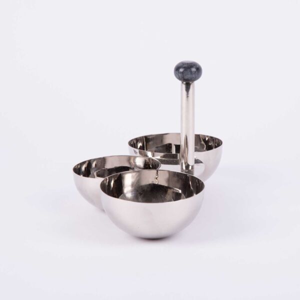 وعاء تقديم مقسم من هيْدا - فضي