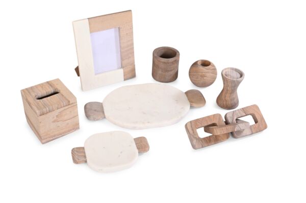 حامل شموع اسطواني من الحجر الرملي - بني ومتعدد الالوان