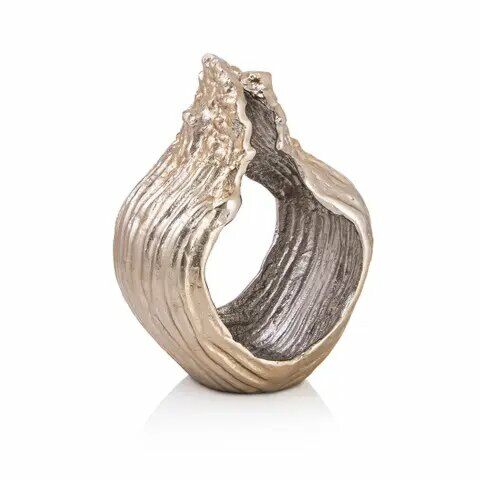 قطعة نحت صغيرة