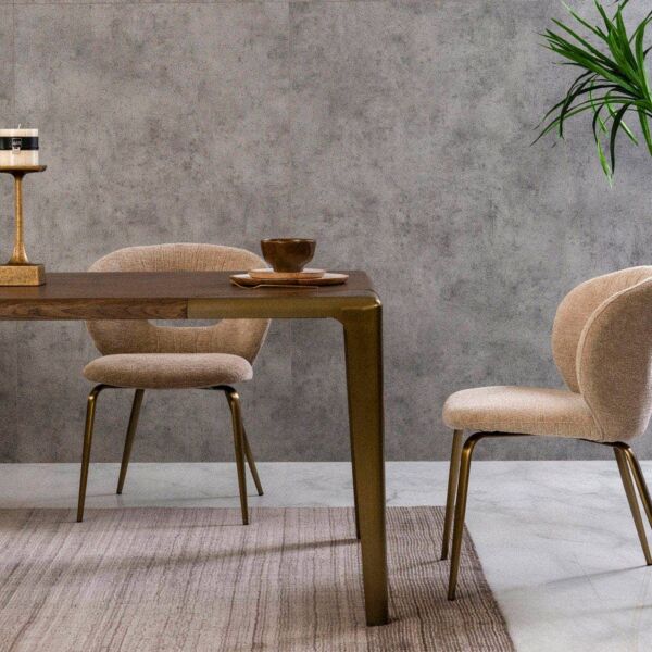 طاولة طعام جوردل