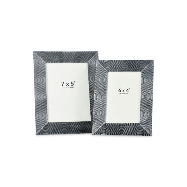 طقم براويز صور لينيسيا - فضي