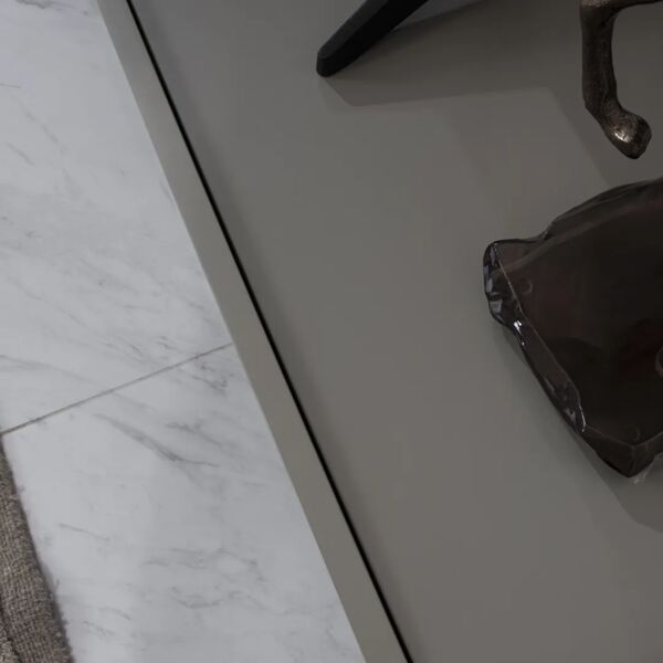 طاولة تلفزيون فايوس