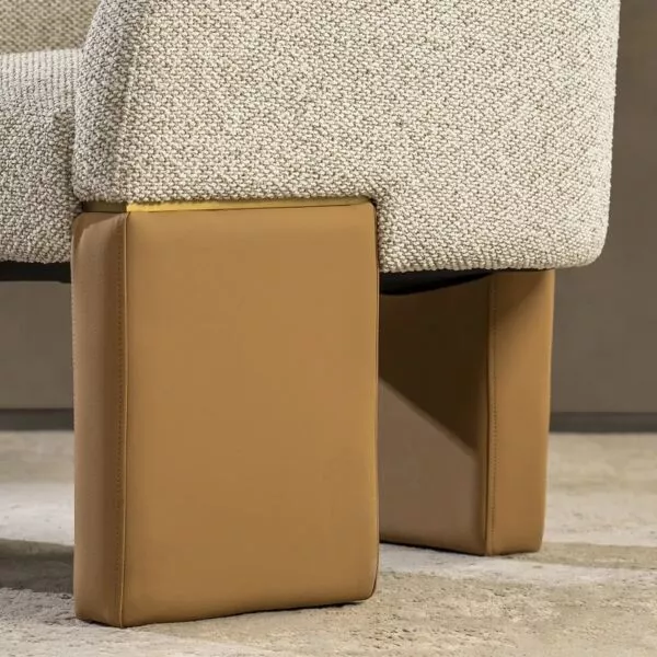 كرسي مفرد فلارا - بيج وبني