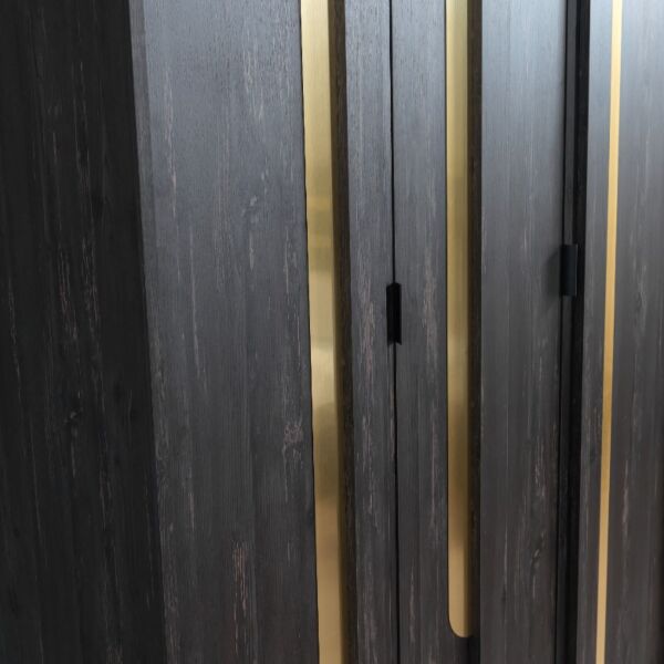 دولاب ملابس 3 ابواب رباب - اسود وذهبي