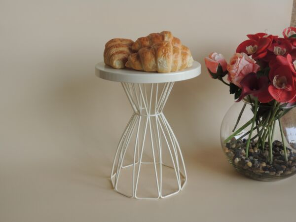 طبق تقديم بقاعدة دريس - اليجانس -ابيض