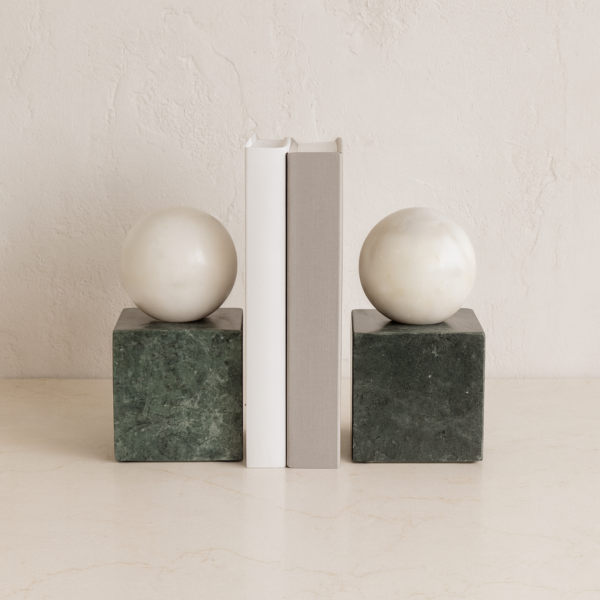 تحفة حاجز كتب رخامي كرة ومكعب - اخضر وابيض