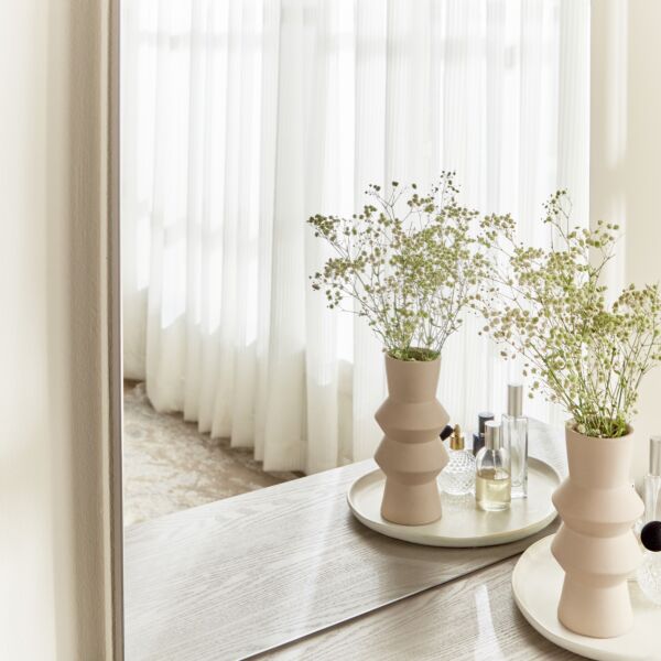 طاولة تزيين بمرآة و6 أدراج - نوفا