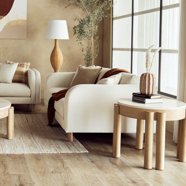 طاولة جانبية بسطح رخامي - روستيك كومفورت