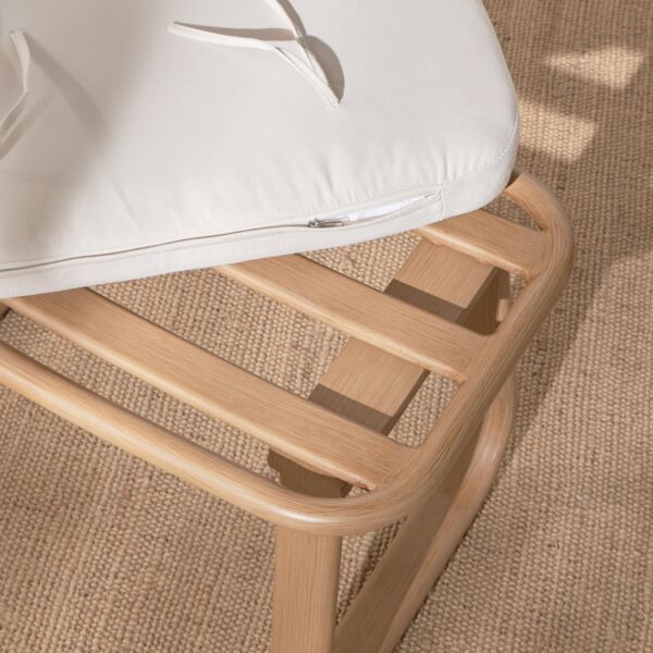 كرسي هزّاز خارجي مع طاولة ومسند ناكورو - بيج