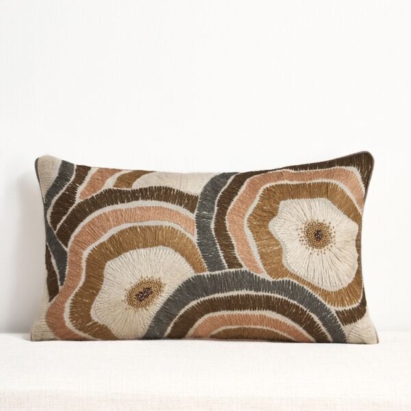 وسادة محشوة بتطريز زهور جراز 30x50 سم - متعدّد الألوان