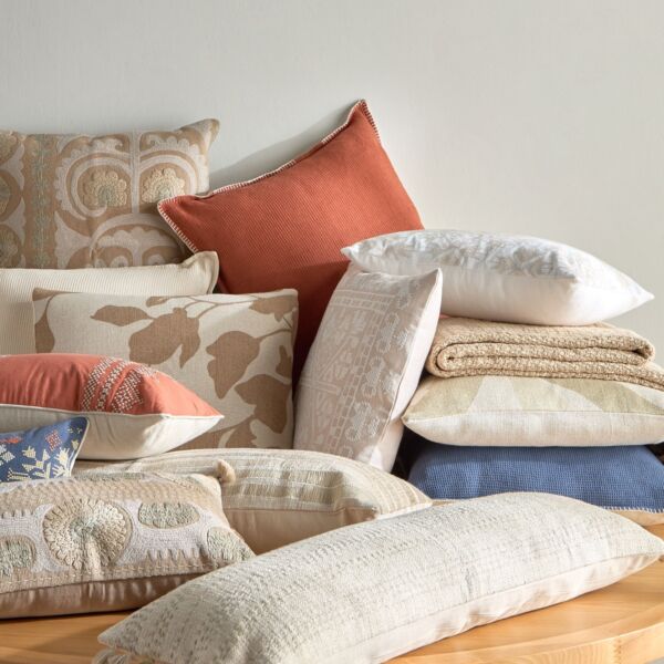 وسادة محشوة مطرزة بغرز آدهيا 30x90 سم - بيج