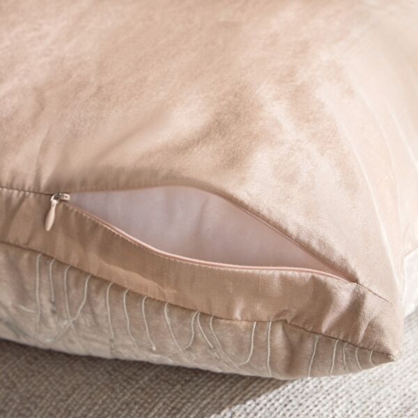 وسادة محشوة مطرزة بالورود ليلي 50x50 سم