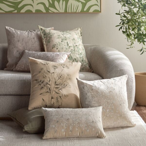 وسادة محشوة مطرزة بالورود ليلي 50x50 سم