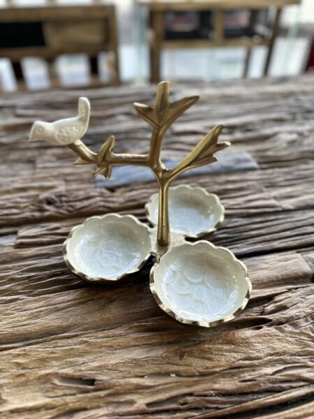 طبق تقديم كلاسي-ابيض