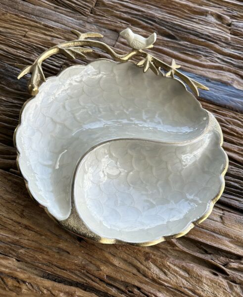 صحن تقديم تشوكليت كلاسي - أبيض