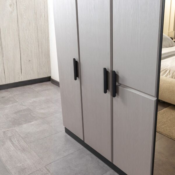 دولاب ملابس ايلانا مقاوم للكسر - 6 ابواب - بيج واسود