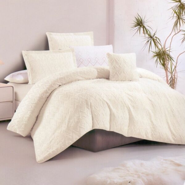 طقم لحاف كينج سادة مطرز استريم لايف 7 قطع تالا - بيج فاتح