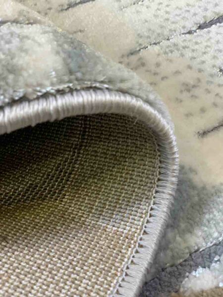 سجاد كابو- لون ابيض وبني ورمادي