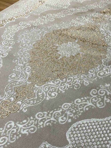 سجاد سوليد - بني وكريمي وذهبي