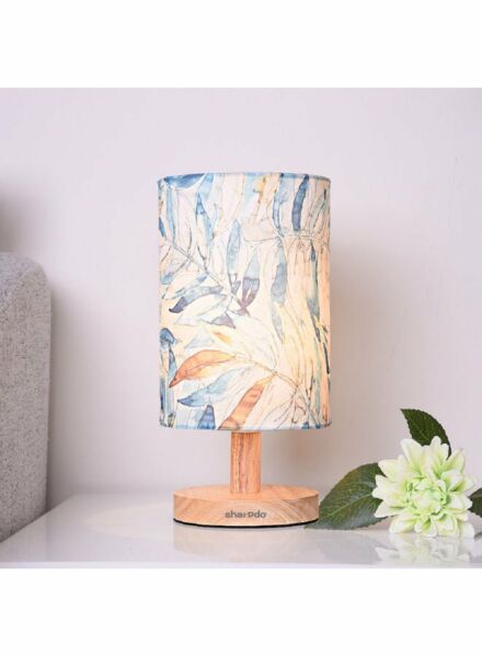 أبجورة طاولة ليد من شاربدو مزين بأوراق القيقب