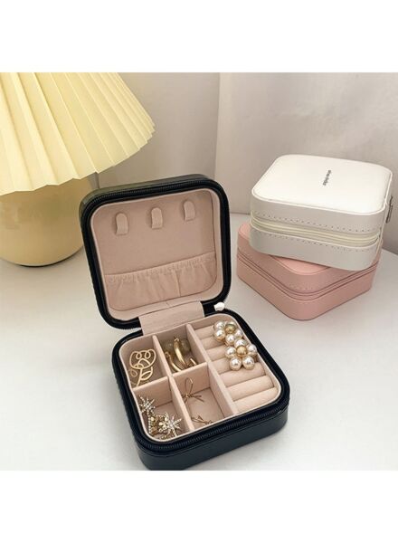 صندوق تنظيم المجوهرات محمول