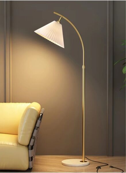 ابجورة ارضية إسكندنافي حديث 3 ألوان - ذهبي