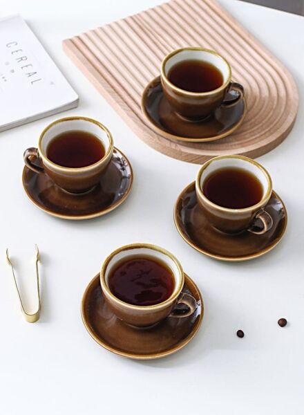 طقم فنجان قهوة وصحون - بني