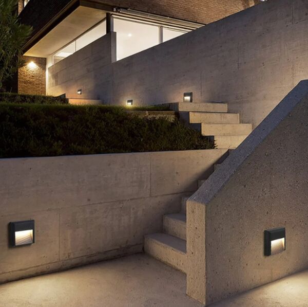 إنارة جدارية خارجية مربع 6 واط 3000K - اسود