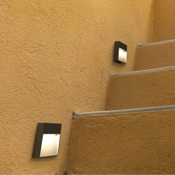 إنارة جدارية خارجية مربع 6 واط 3000K - اسود