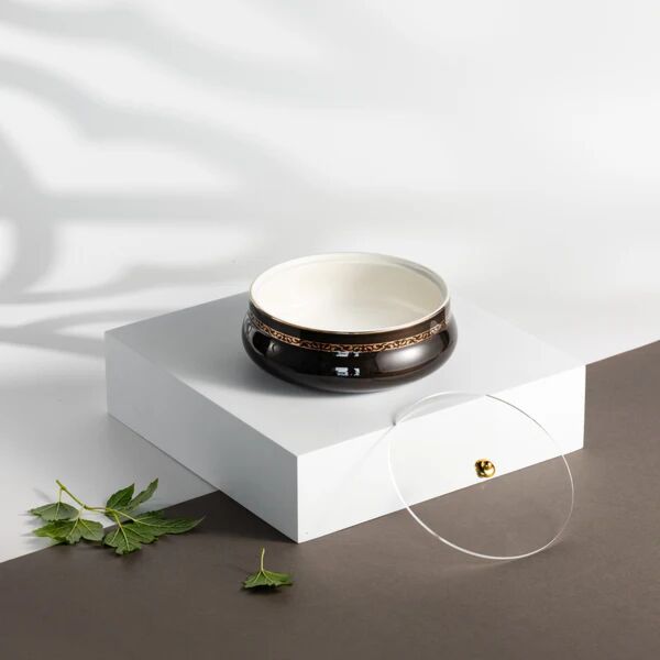 تمرية حجم وسط من نقش - اسود وذهبي