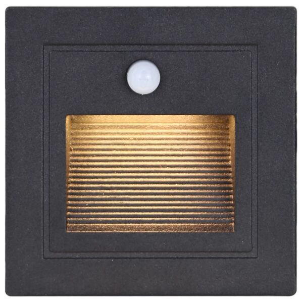 كشاف درج مع حساس حركة لون الانارة اصفر غطاء اسود مربع دفن 7x7 سم