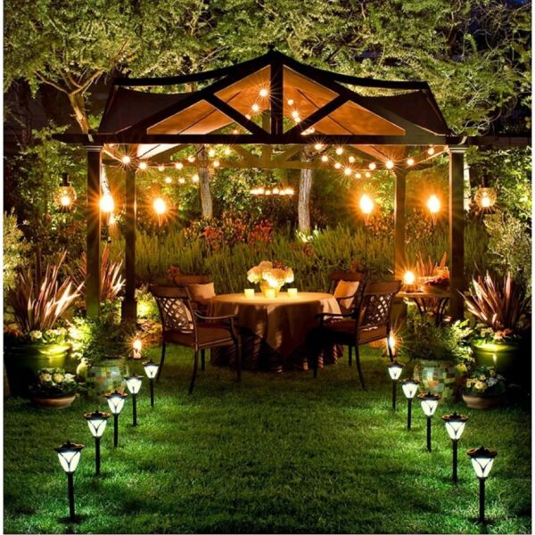 إضاءة عقد اسود مع لمباتها E12