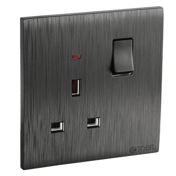 فيش ثلاثي مع مفتاح 13 امبير توفل - اسود بيانو بلاتيني