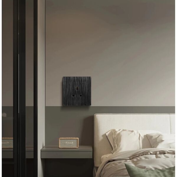 فيش ثلاثي 13 امبير - اسود بيانو بلاتيني