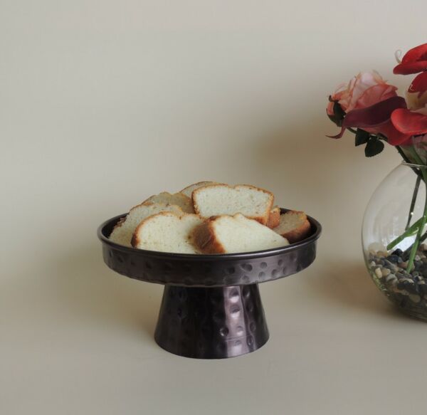 وعاء تقديم بقاعدة مرتفعة يرونا - صغير - أسود