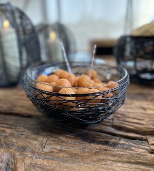 وعاء تقديم نيست زاما وسط-أسود