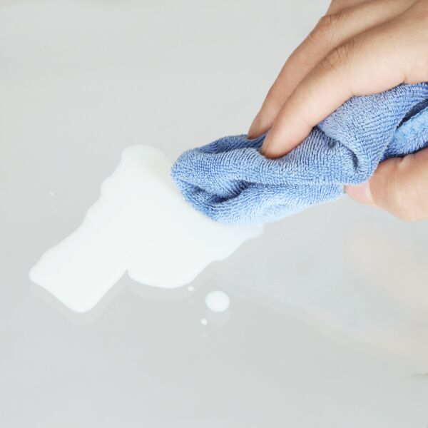 طاولة قهوة دائرية هوقا اندستريال معدن و سطح زجاج ذهبي - 106x57x45 سم