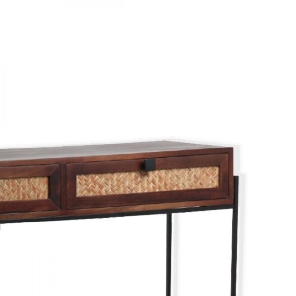 كونسول كانيلا