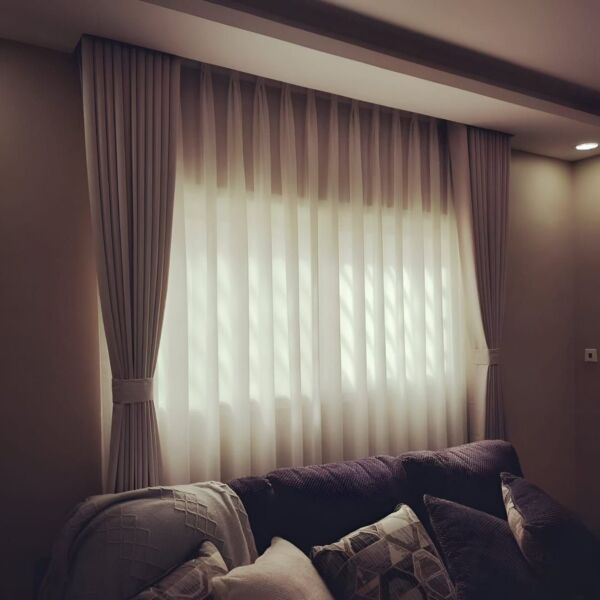 ستارة امريكي خطين بلاك اوت وشفيون - 250x300 سم - اوف وايت