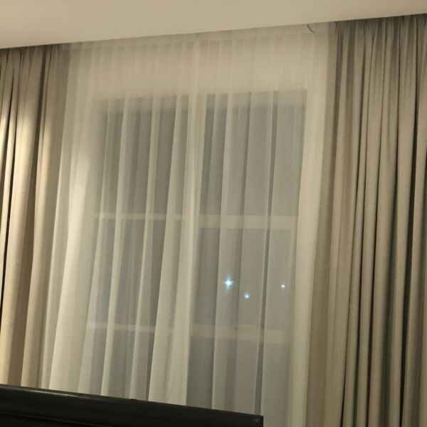 ستارة امريكي خطين بلاك اوت وشفيون - 300x300 سم - رصاصي