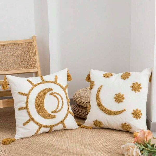 غطاء وسادة بتطريز نجوم و هلال بدون حشوة - اصفر وابيض